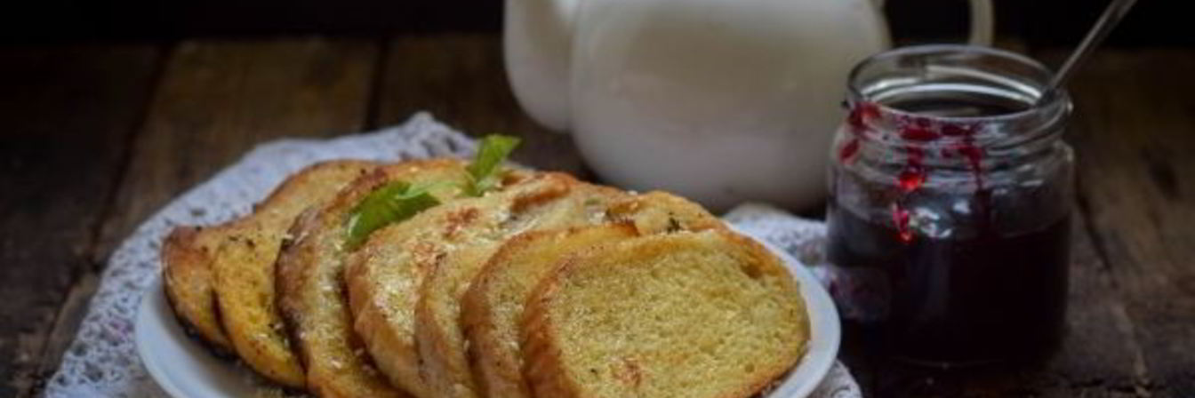 Сладкие гренки из батона с молоком и яйцом