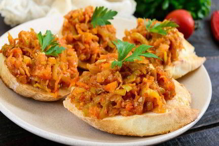 Быстрая икра из кабачков на сковороде