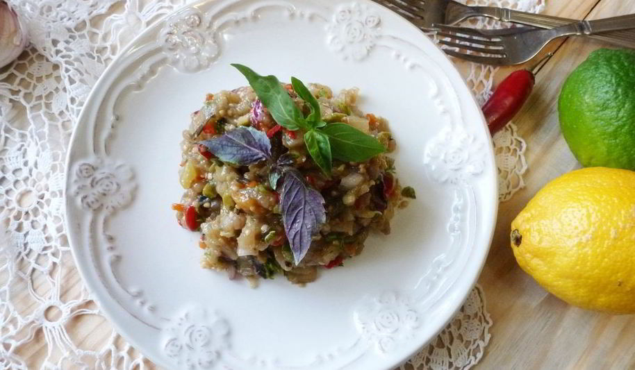 Рецепт икры из запеченных овощей с оливками и каперсами