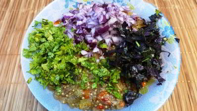 икра из запеченных овощей с оливками и каперсами