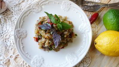 икра из запеченных овощей с оливками и каперсами