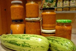 Кабачковая икра с болгарским перцем и томатной пастой