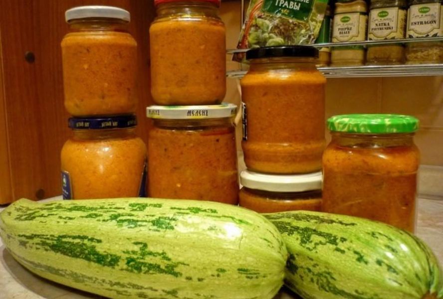 Кабачковая икра с болгарским перцем и томатной пастой