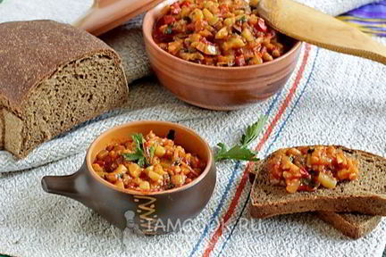 Кабачково-баклажанная икра по-восточному