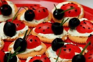 Канапе Божья коровка с маслинами