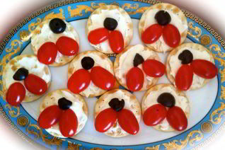 Канапе Божьи коровки