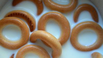 канапе из сушек с горбушей