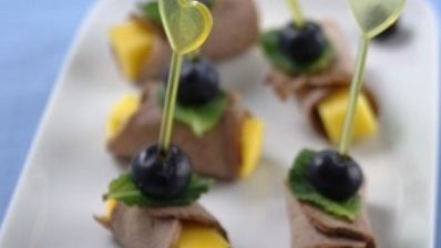 канапе из утки с манго