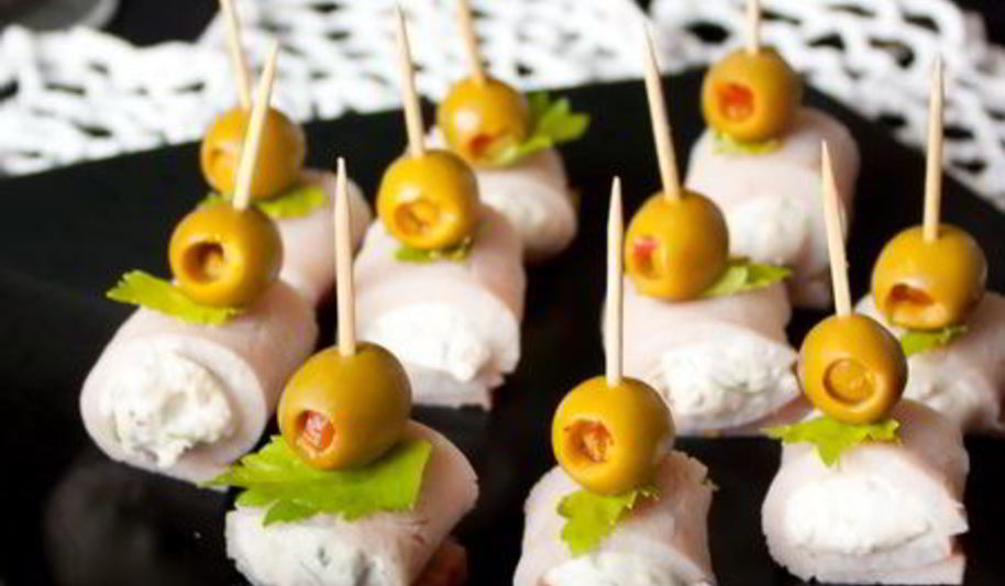 Рецепт канапе из ветчины с сырной начинкой