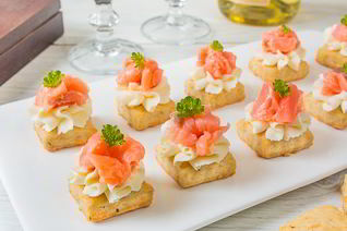 Канапе на сырном печенье