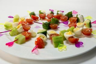 Канапе с базиликовым соусом