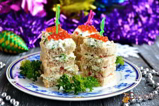 Канапе с брынзой и красной икрой