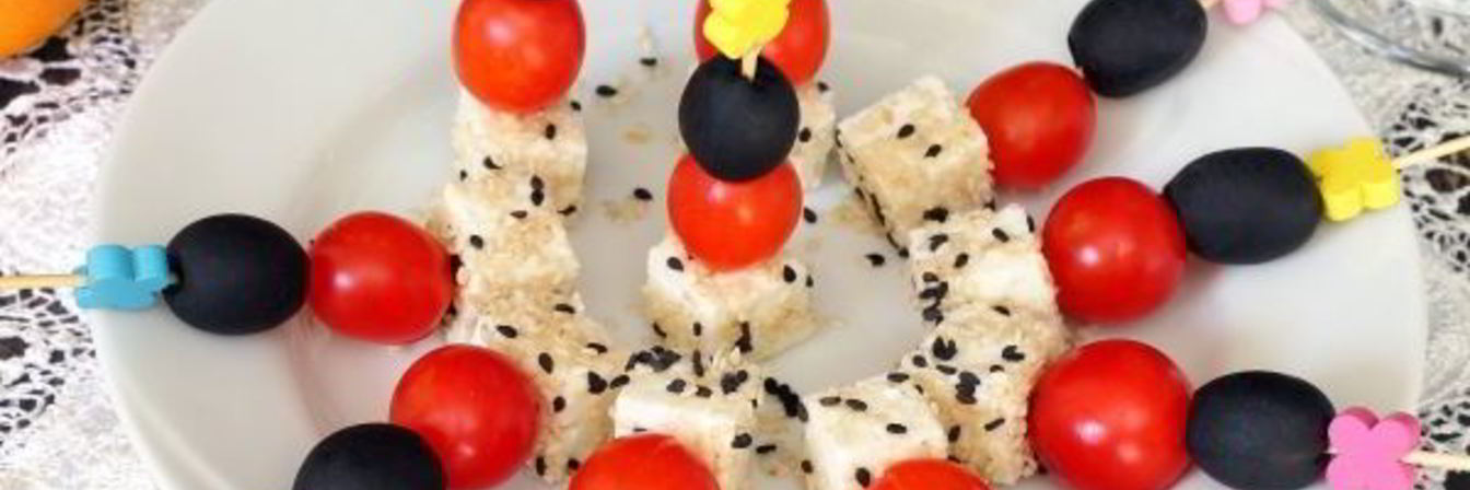 Канапе с брынзой и помидорами черри