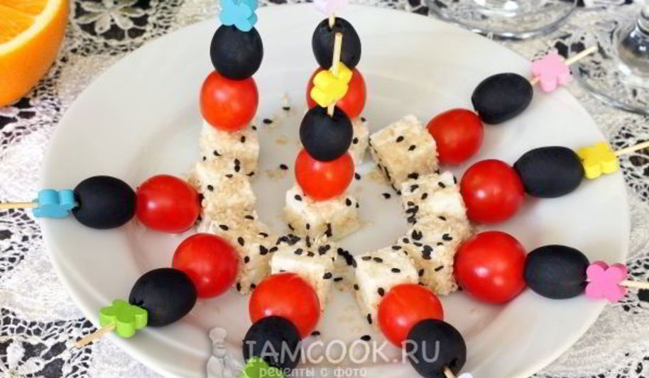 Рецепт канапе с брынзой и помидорами черри