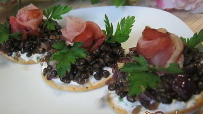 канапе с черной чечевицей фуршетные