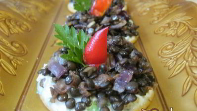 канапе с черной чечевицей фуршетные