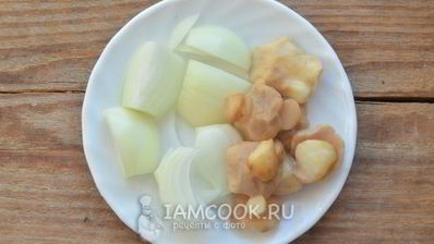 канапе с хамоном, грибами и сыром