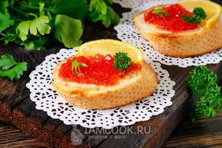 Канапе с красной икрой