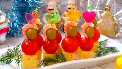 канапе с креветками, сыром и черри