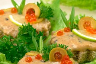 Канапе с лососевым муссом