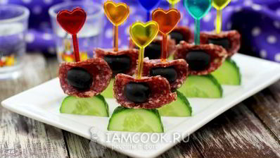 канапе с огурцом