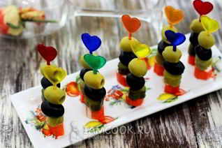 Канапе с оливками