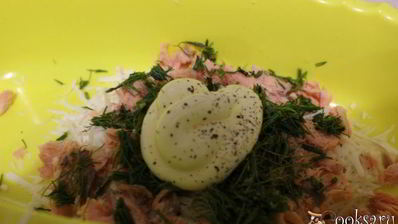 канапе с плавленным сырком и форелью