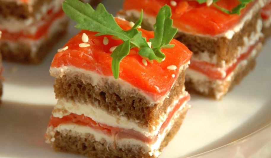Рецепт канапе с подкопченной неркой и творожным сыром
