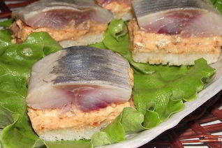 Канапе с селедкой