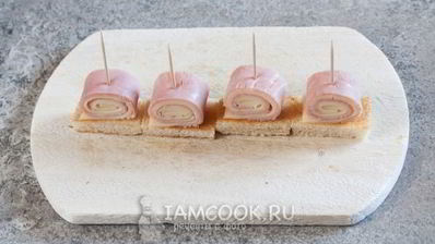 канапе с ветчиной и сыром