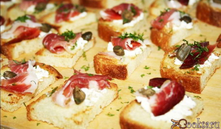 Рецепт канапе со шпеком и творожным сыром