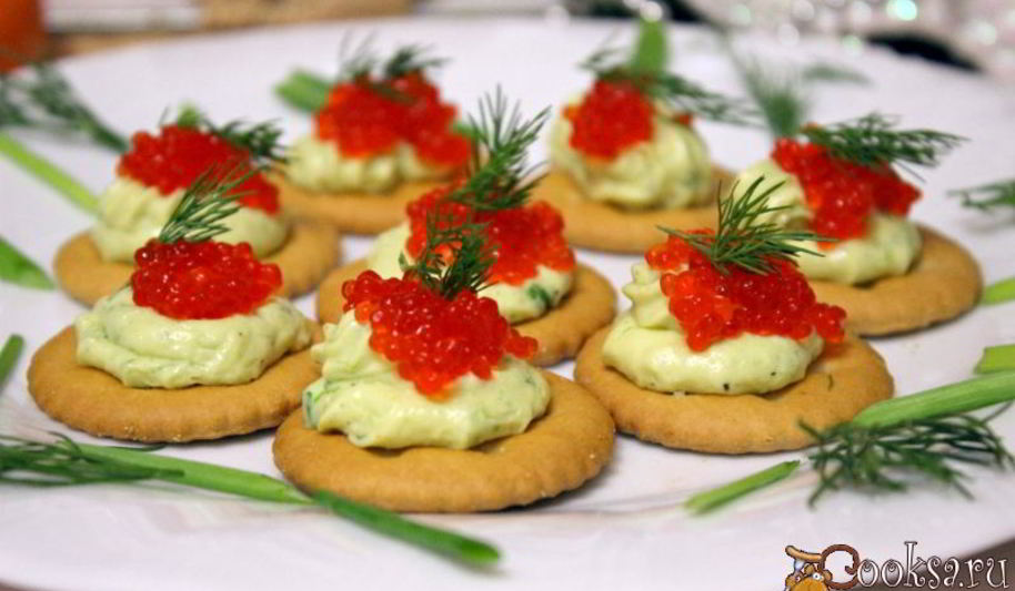 Рецепт новогодних канапе на крекерах