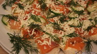 праздничные канапе с форелью