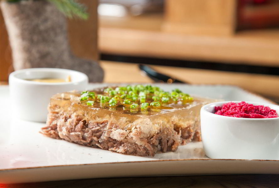 Холодец из говядины с хреном и горчицей