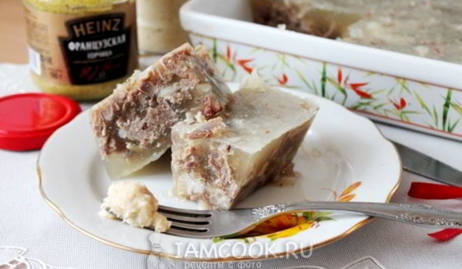 Рецепт холодца из куриных желудков и свиных ножек