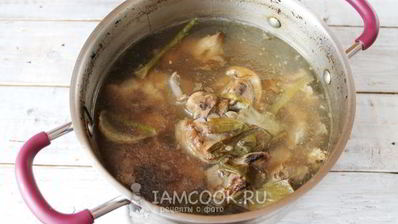 холодец из куриных желудков и свиных ножек