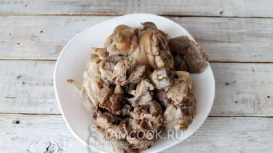 холодец из куриных желудков и свиных ножек