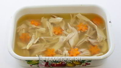 холодец из свиных ножек и курицы