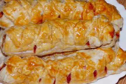 Хот-дог из слоеного теста