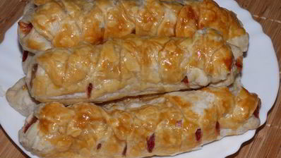 хот-дог из слоеного теста