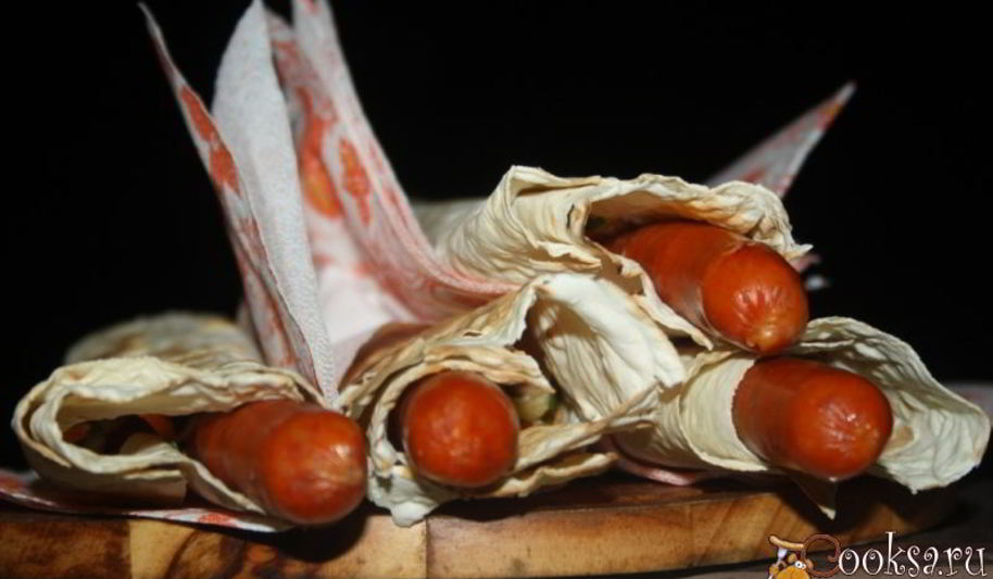 Рецепт хотдогов с венгерскими колбасками в лаваше на мангале