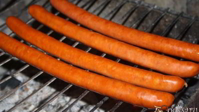 хотдоги с венгерскими колбасками в лаваше на мангале