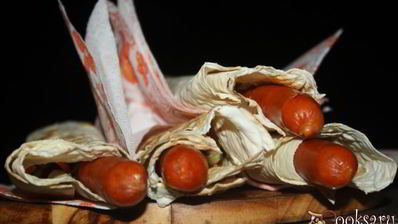 хотдоги с венгерскими колбасками в лаваше на мангале