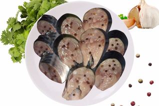 Маринованная скумбрия пряная