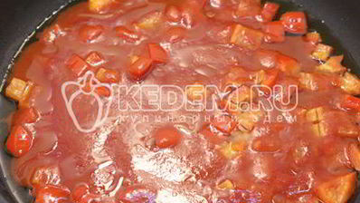 маринованные куриные грудки в прованских травах с соусом из протертых помидоров и сладкого перца