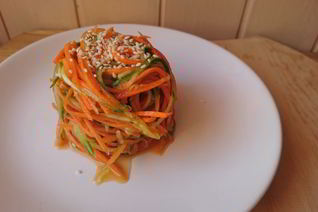 Морковь по-корейски с огурцом