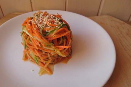 Морковь по-корейски с огурцом