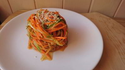 морковь по-корейски с огурцом