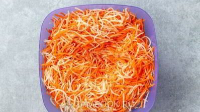 морковь по-корейски с сельдереем