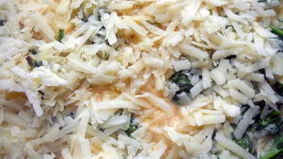 фриттата с картофелем, шпинатом и творожным сыром